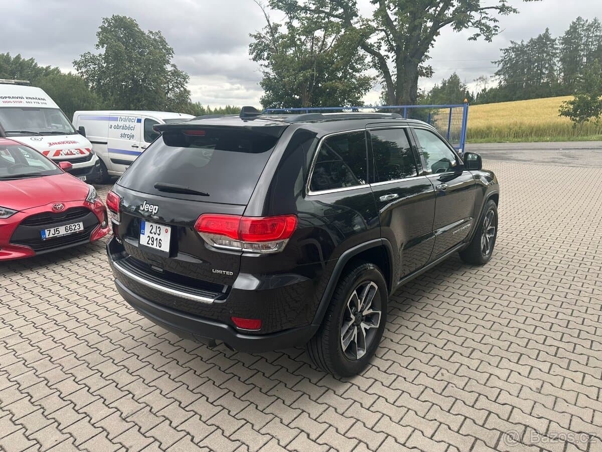 2015 Jeep CHEROKEE - 8