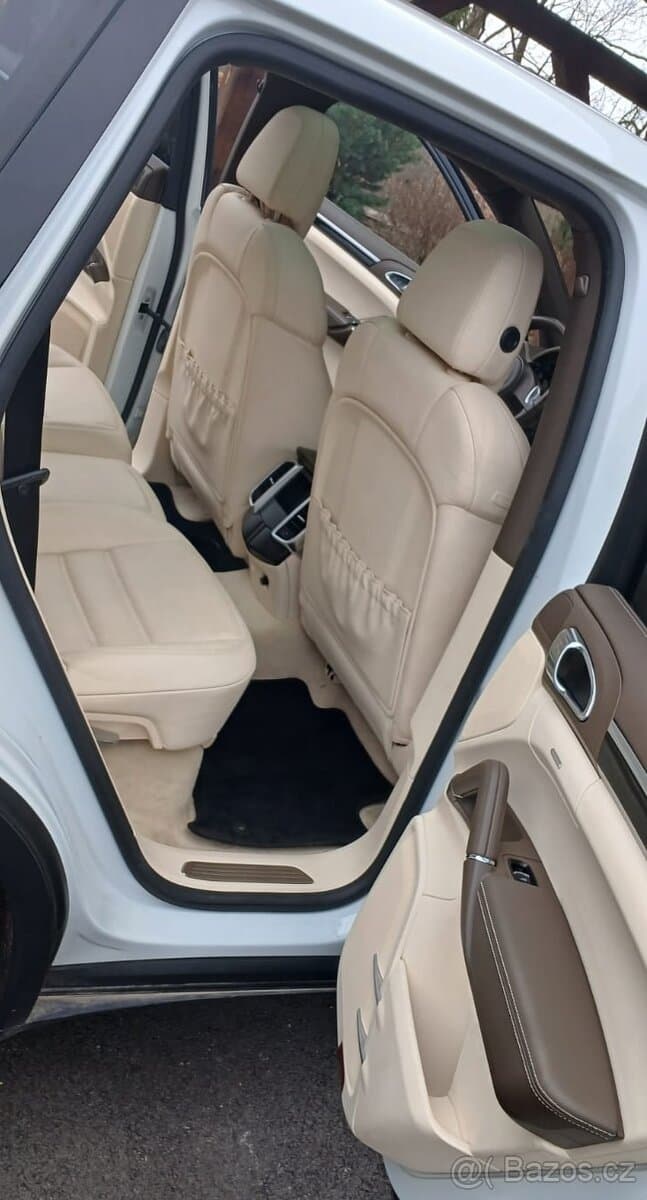 2013 Porsche CAYENNE - 8