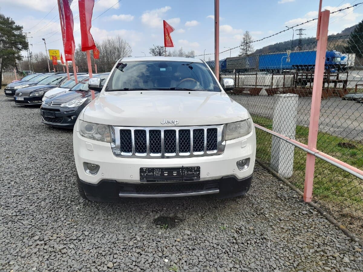 2011 Jeep CHEROKEE - 8