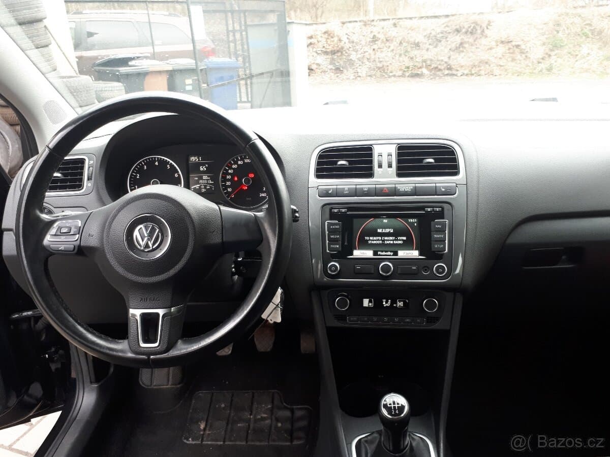 2013 Volkswagen POLO - 8