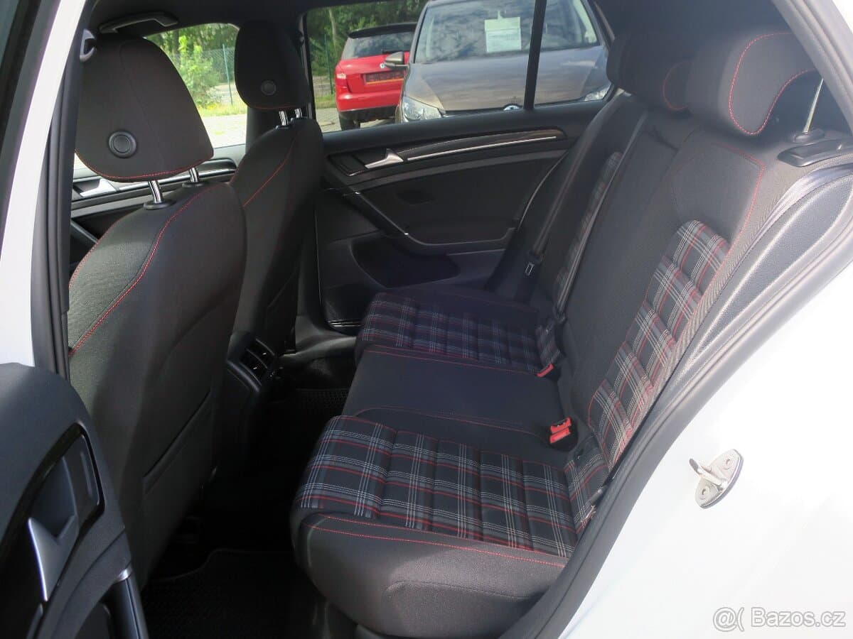 2015 Volkswagen GOLF - 8