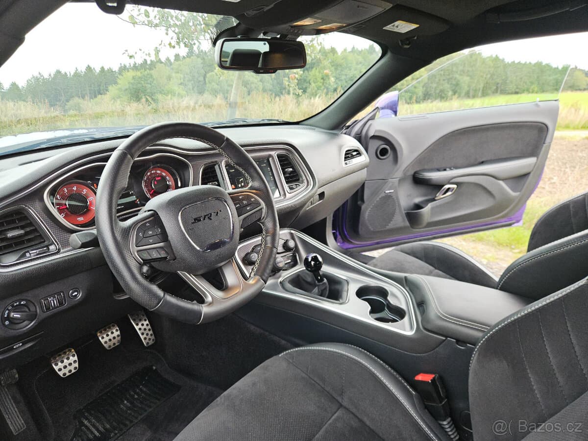 2017 Dodge CHALLENGER - 8