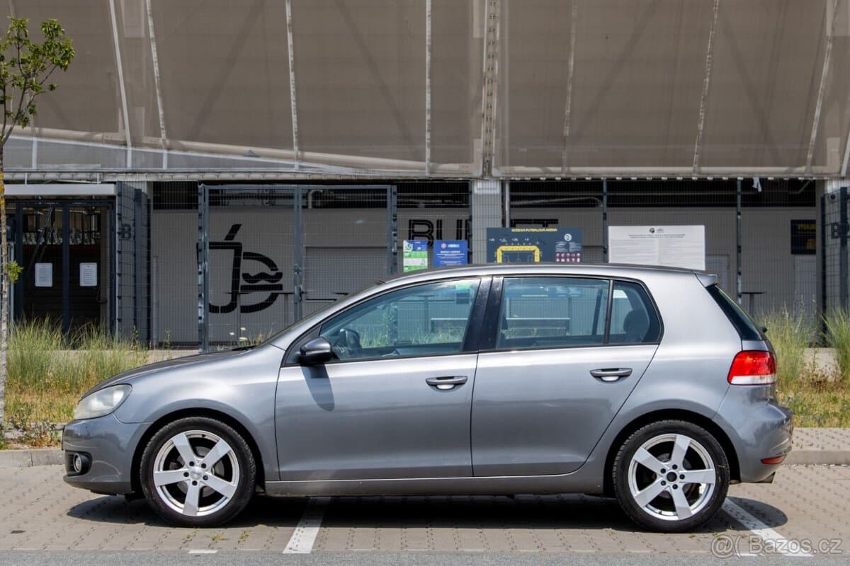 2010 Volkswagen GOLF - 8