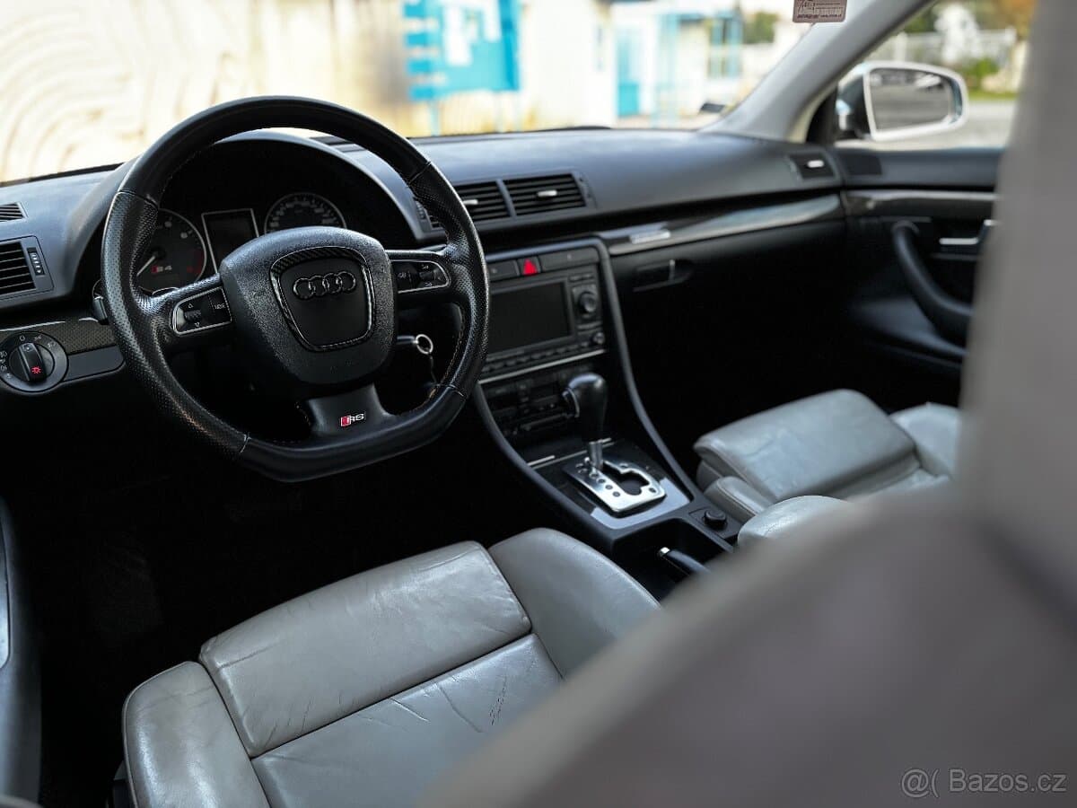 2005 Audi S4 - 8