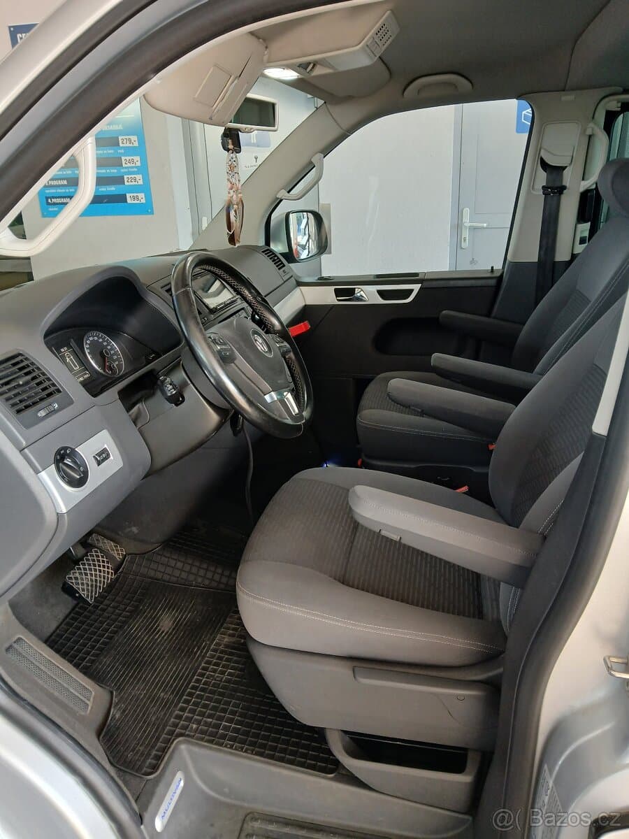 2010 Volkswagen MULTIVAN - 8