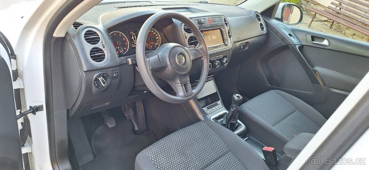 2010 Volkswagen TIGUAN - 8