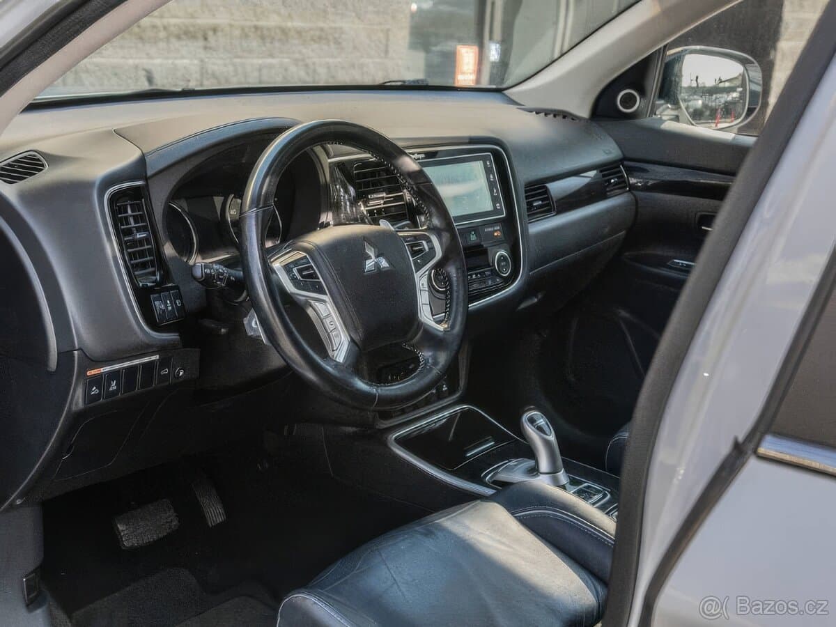 2018 Mitsubishi OUTLANDER - 8