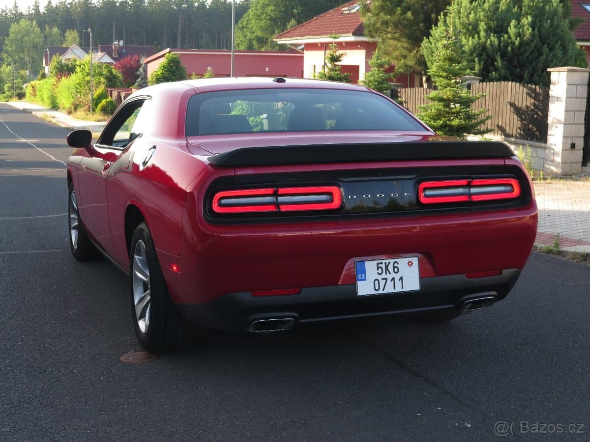 2016 Dodge CHALLENGER - 8