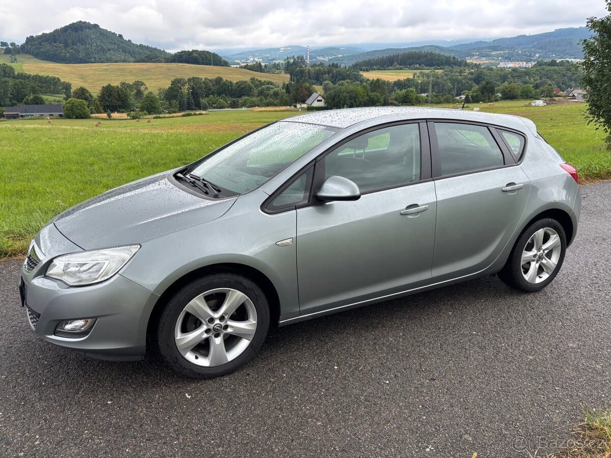 2010 Opel ASTRA - 8