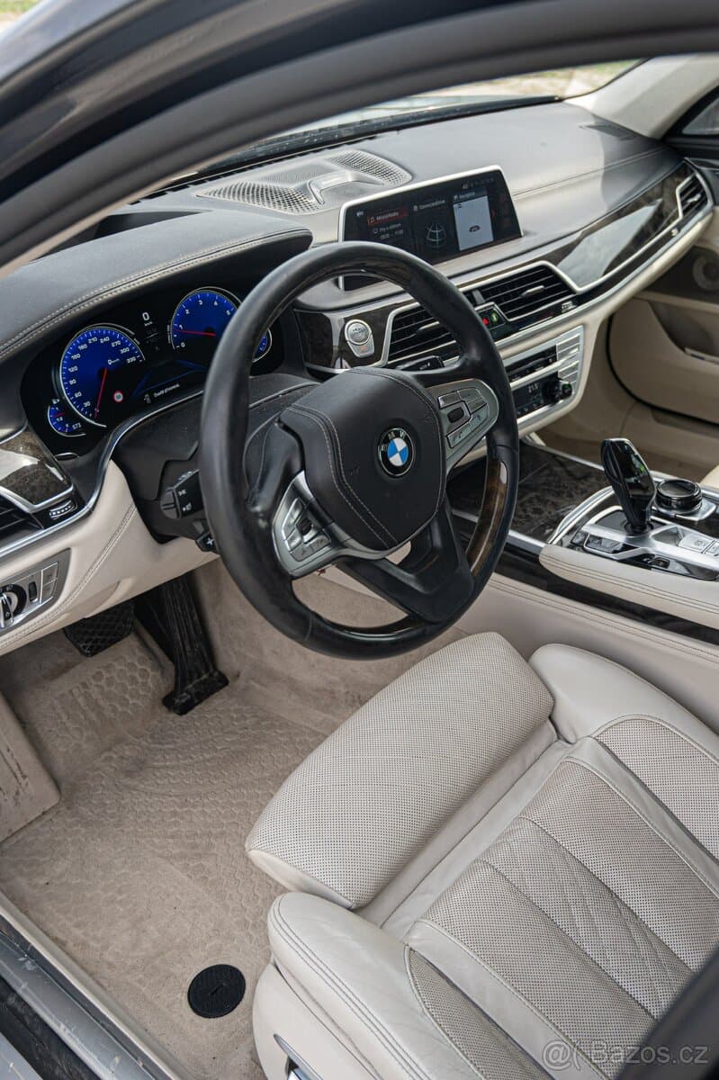 2015 BMW 7-SERIES - 8