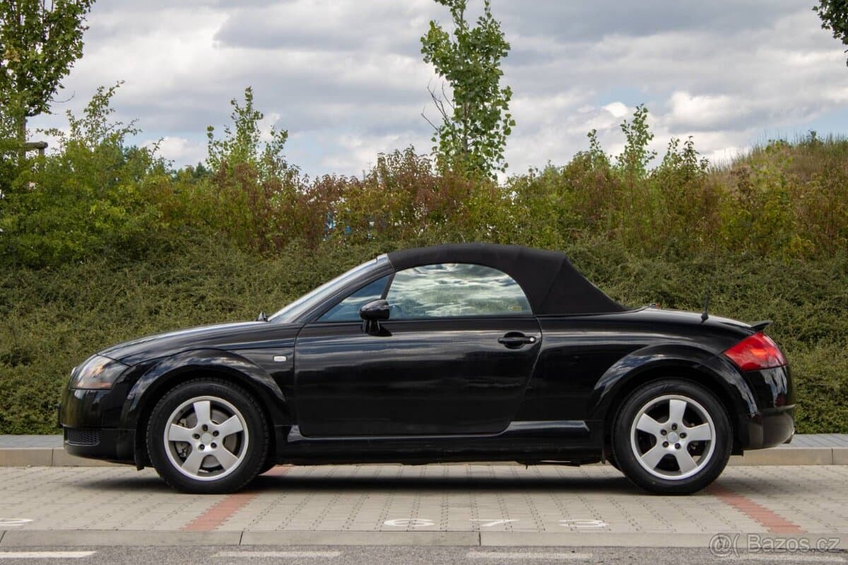 2002 Audi TT - 8
