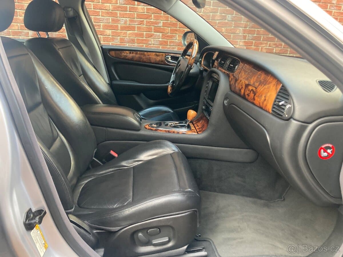 2005 Jaguar XJ - 8