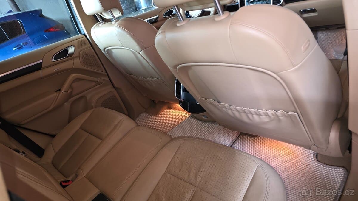 2012 Porsche CAYENNE - 8