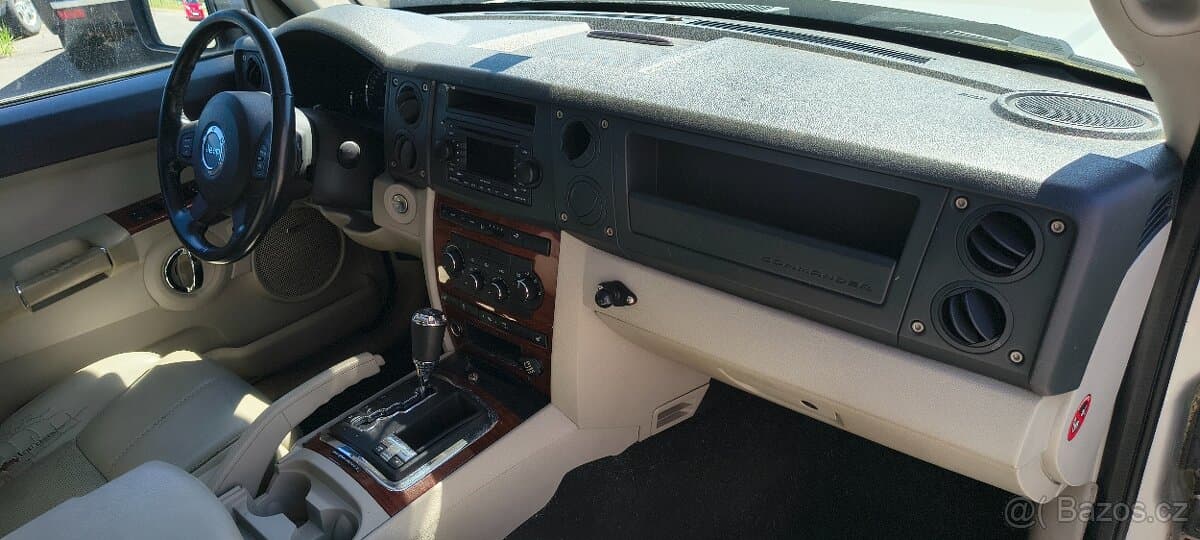 2007 Jeep COMMANDER - 8
