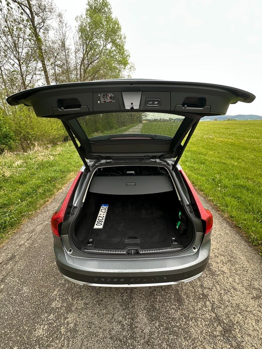 2020 Volvo V90 - 8