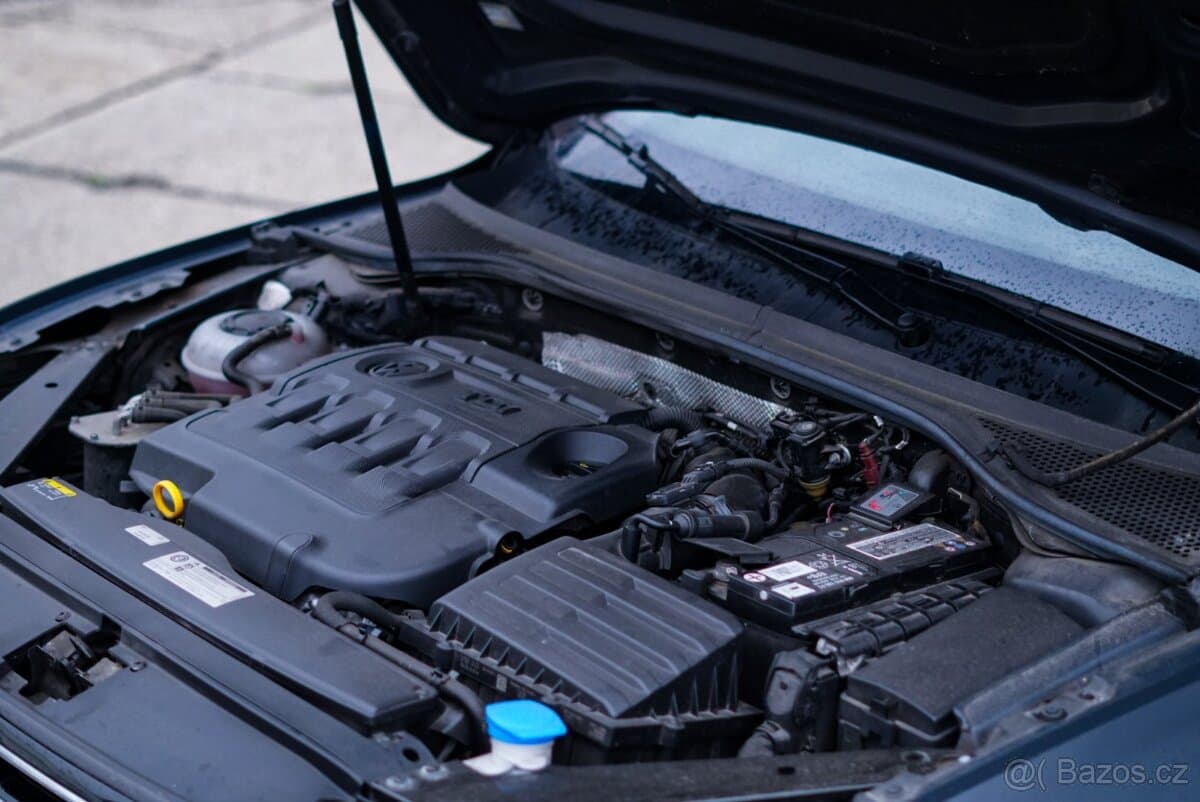 2018 Volkswagen PASSAT - 8