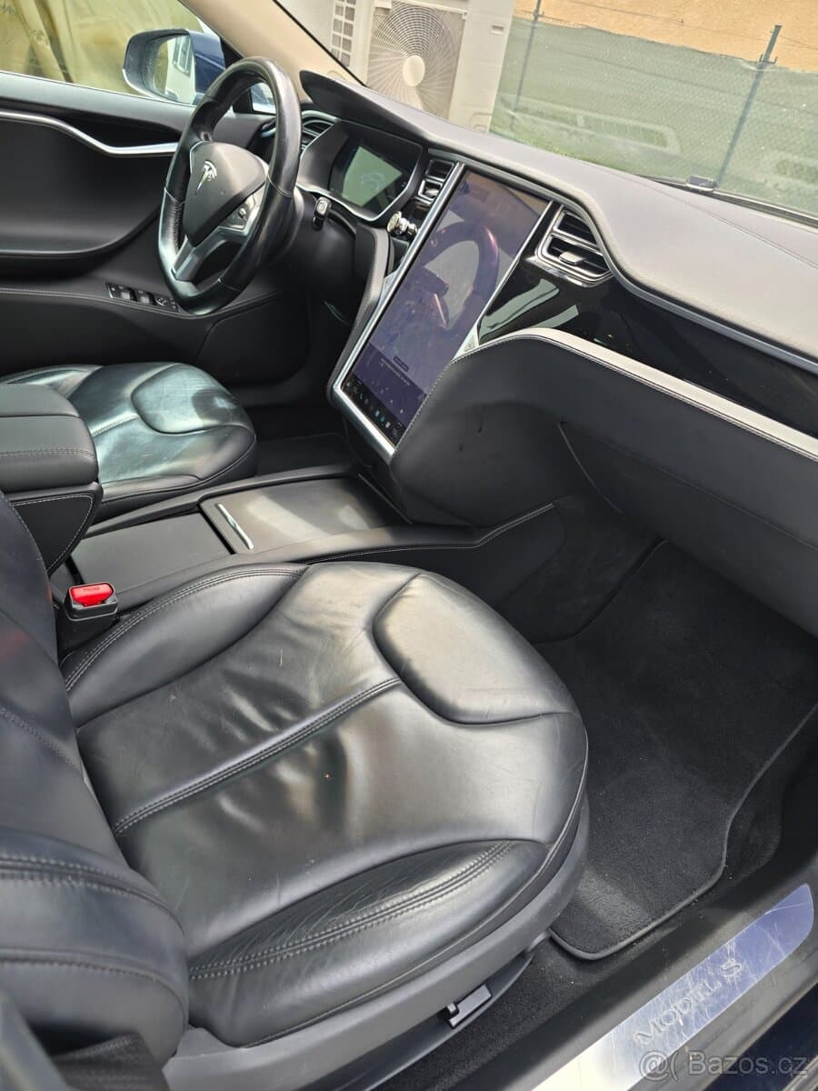2015 Tesla MODEL S - 8