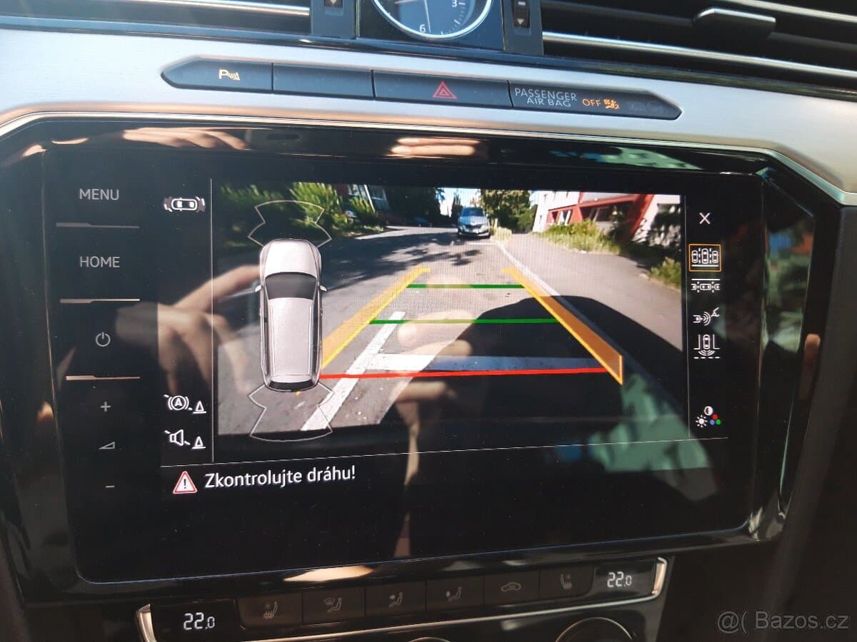 2019 Volkswagen PASSAT - 8