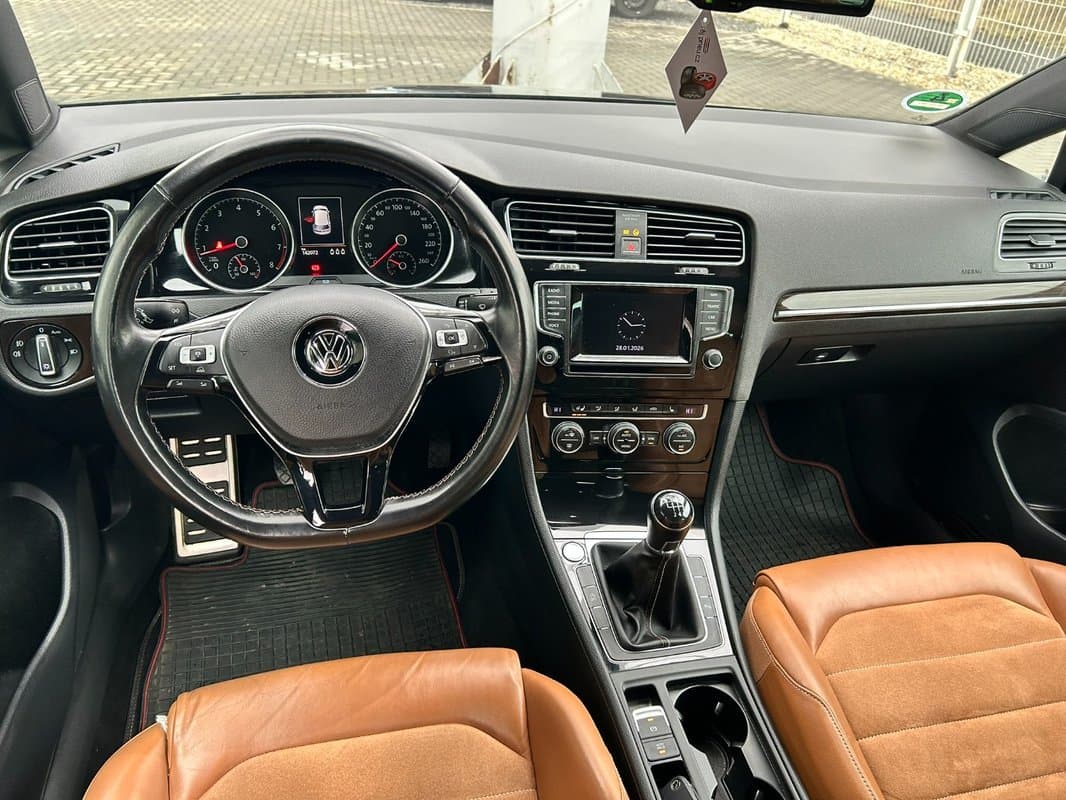 2015 Volkswagen GOLF - 8