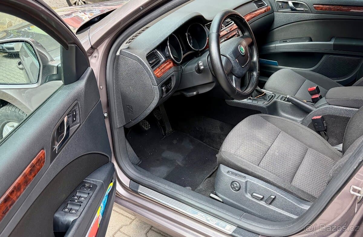 2013 Škoda SUPERB - 8