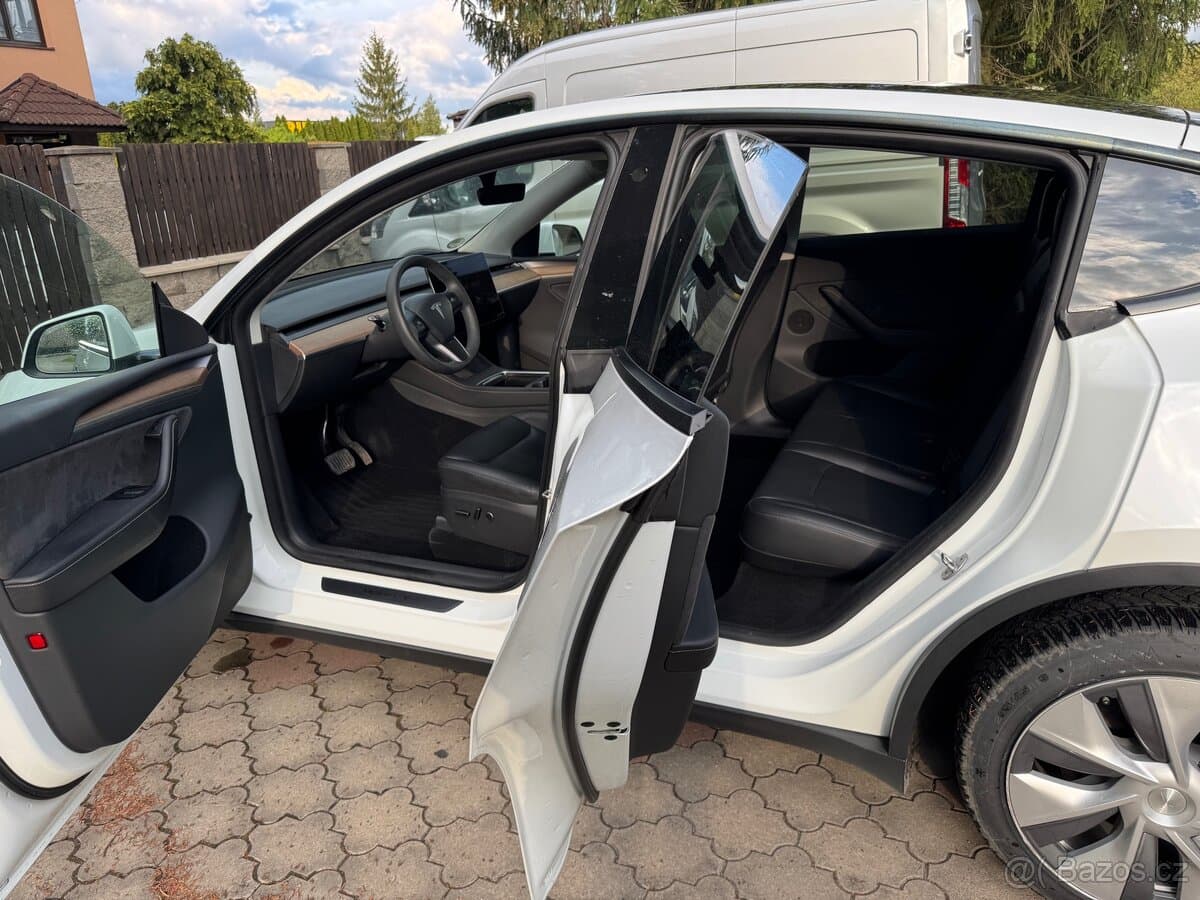 2023 Tesla MODEL Y - 8