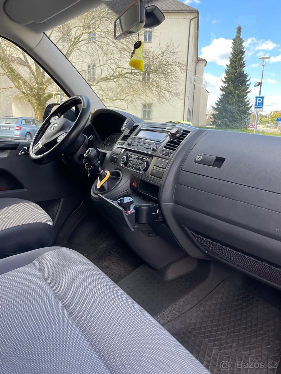 2013 Volkswagen CARAVELLE - 8