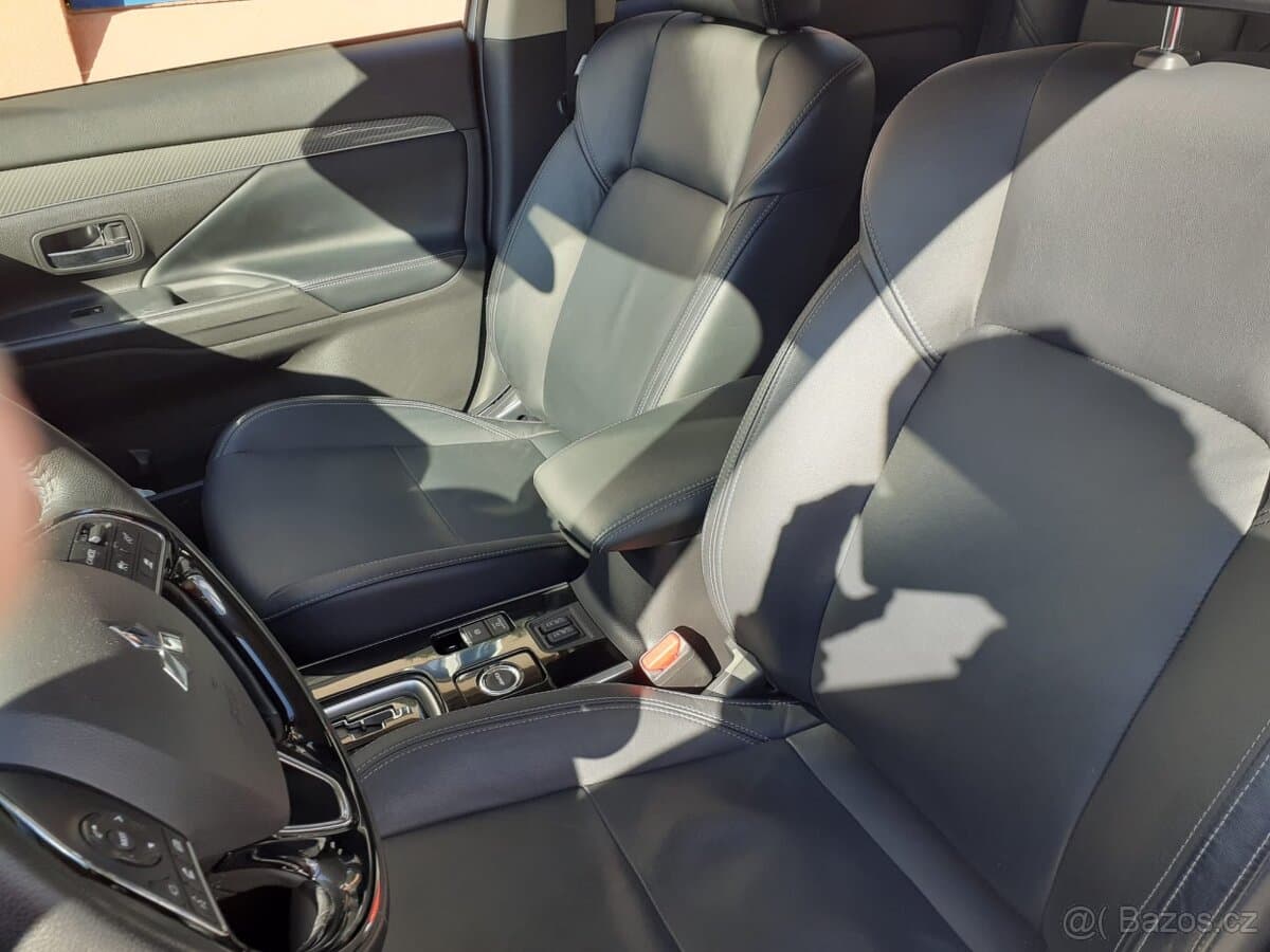 2021 Mitsubishi OUTLANDER - 8