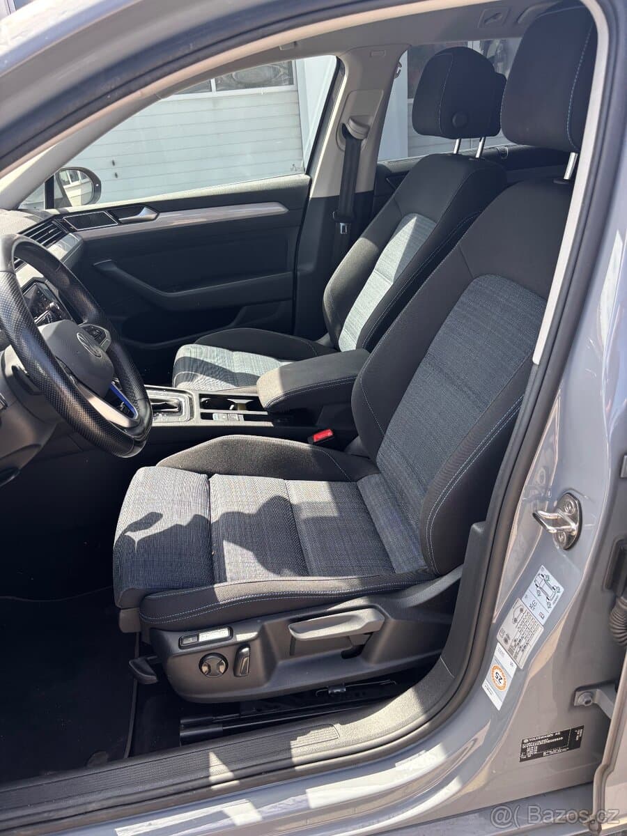 2021 Volkswagen PASSAT - 8