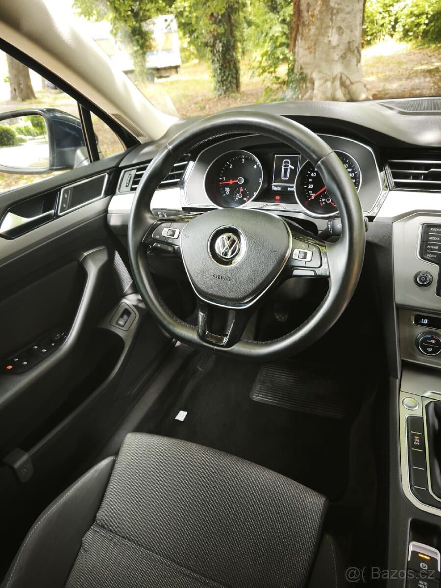 Volkswagen PASSAT - 8