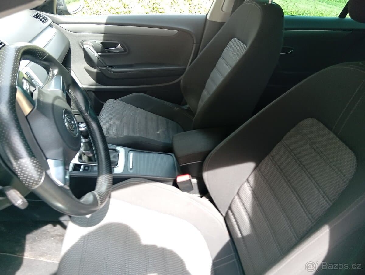 2011 Volkswagen PASSAT CC - 8