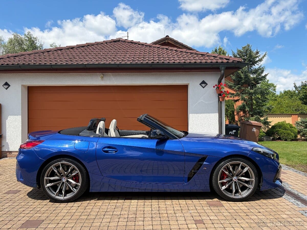 2023 BMW M4 - 8