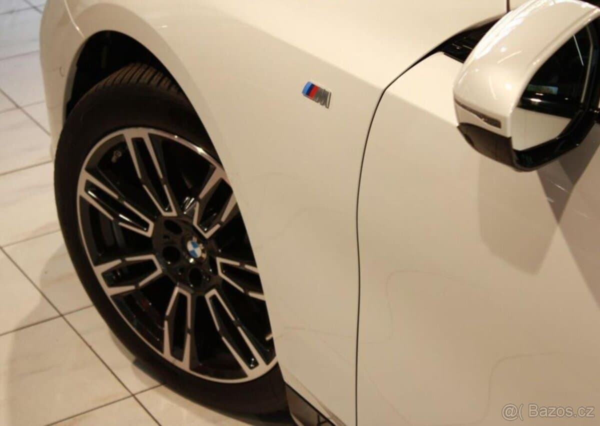 2025 BMW 5-SERIES - 8