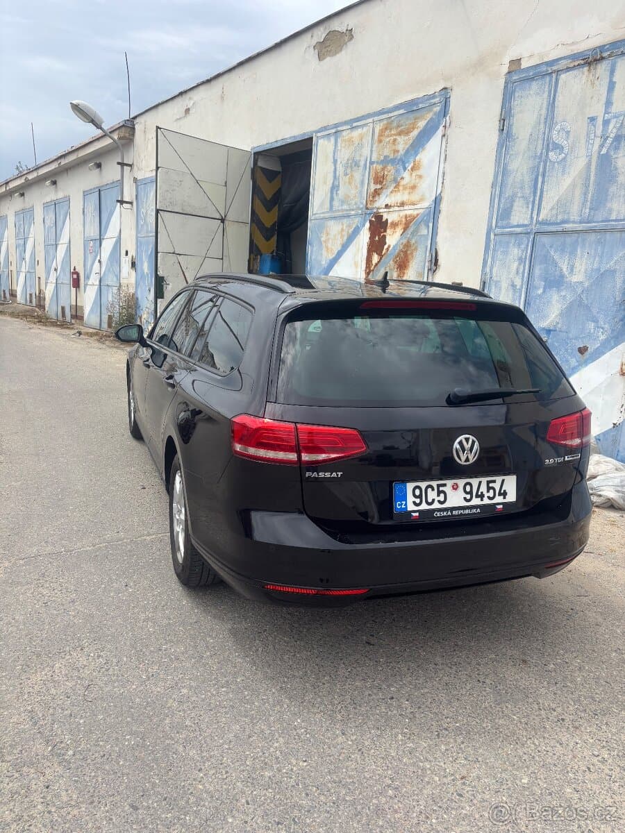 2016 Volkswagen PASSAT - 8