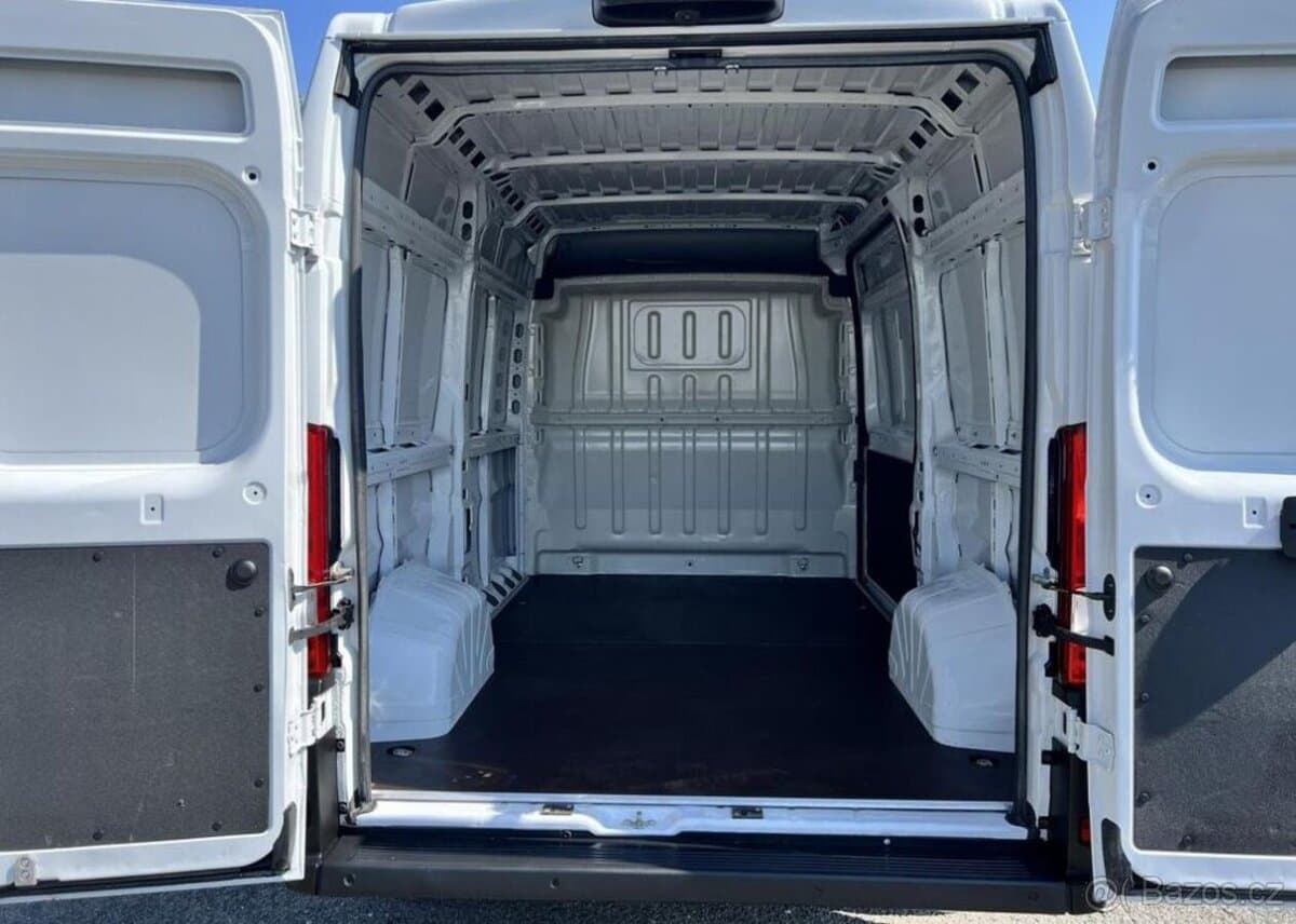 2025 Toyota PROACE - 8
