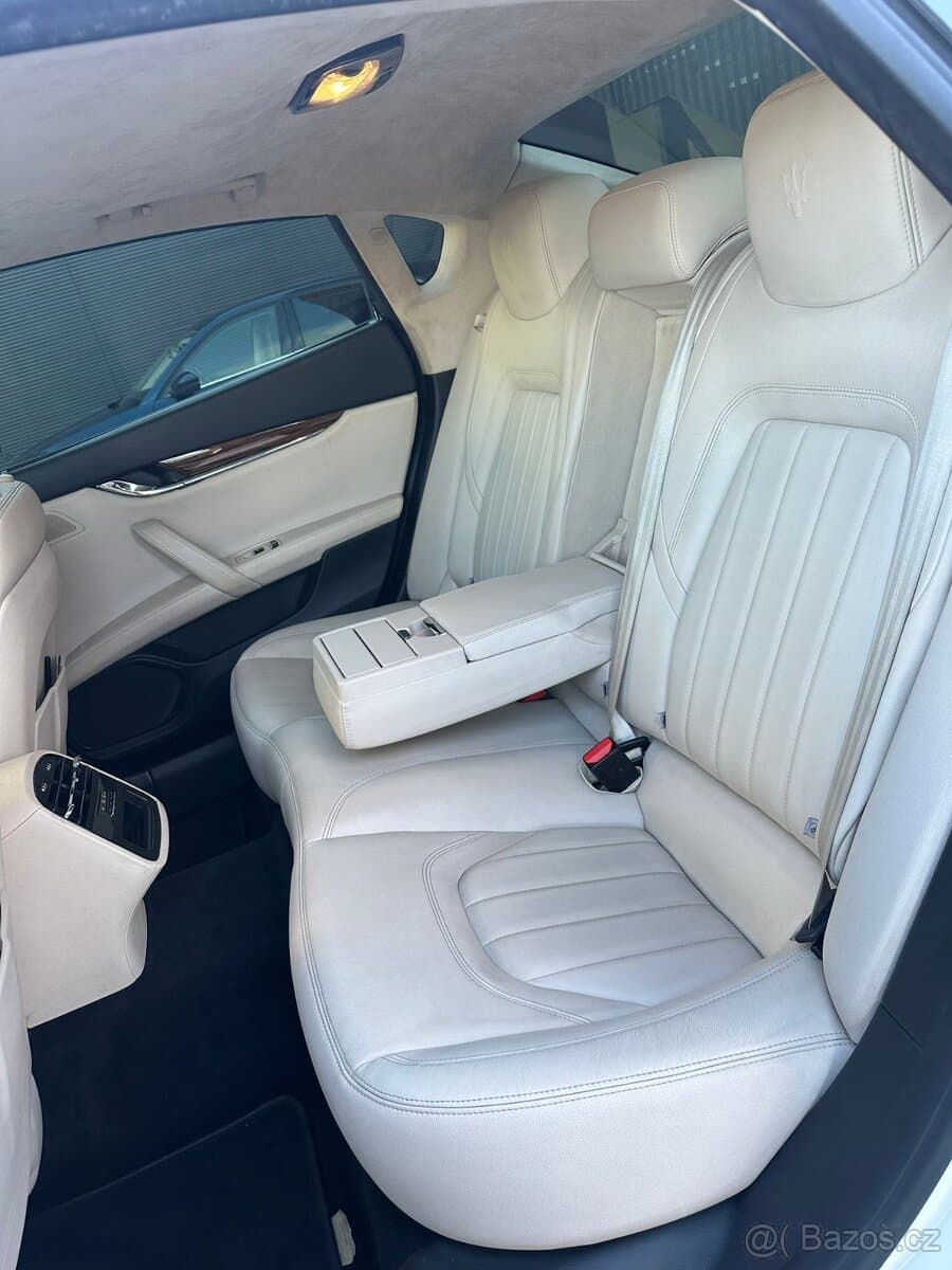 Maserati QUATTROPORTE - 8