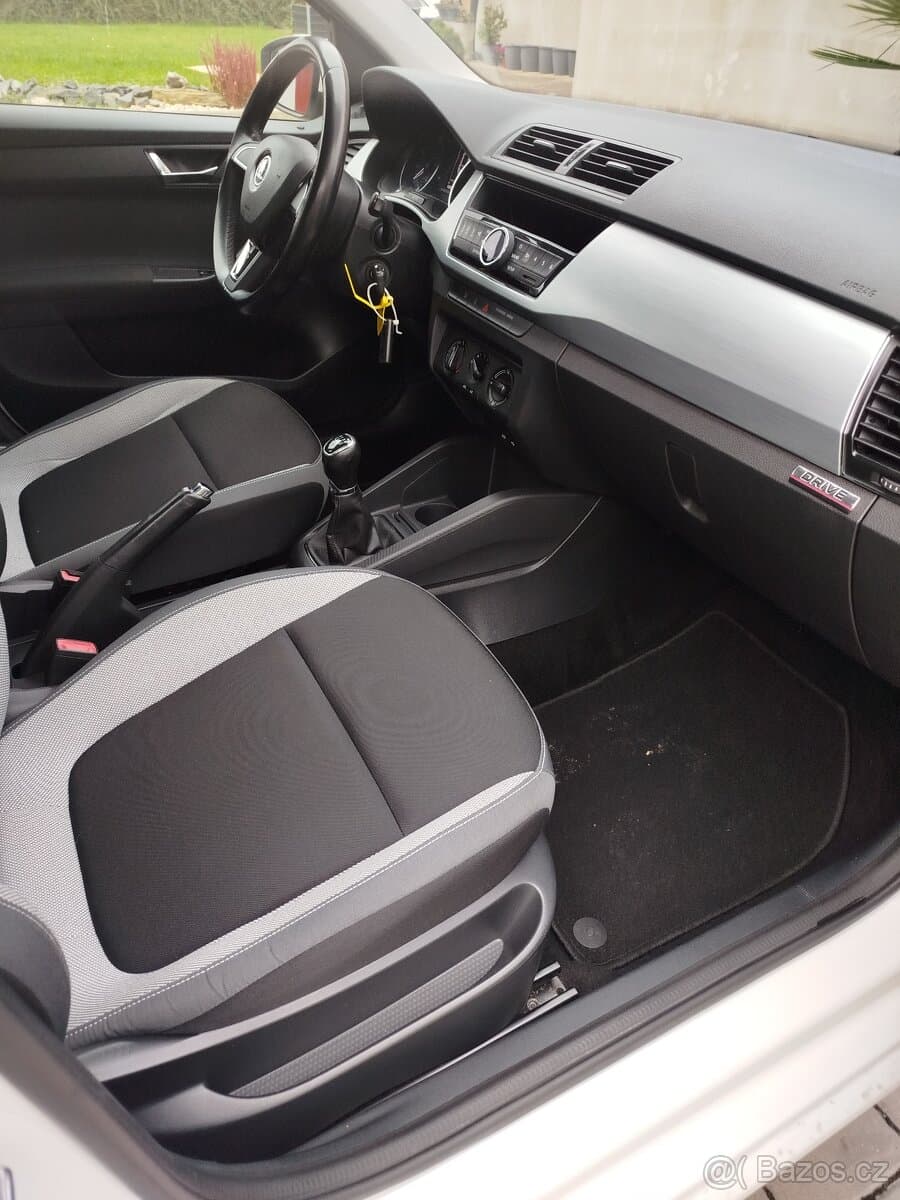 2015 Škoda FABIA - 8