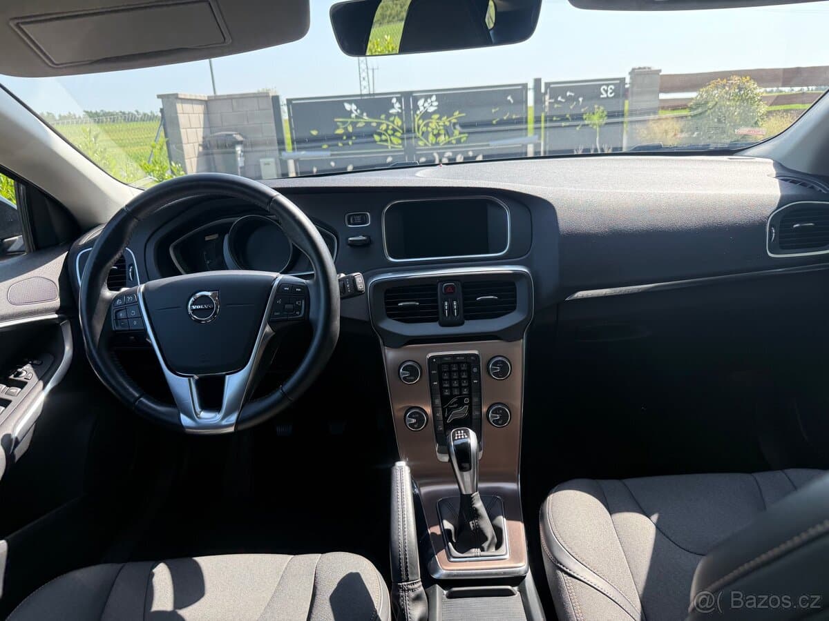 2018 Volvo V40 - 8