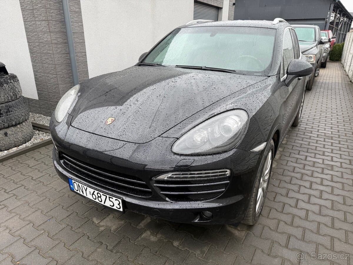 2011 Porsche CAYENNE - 8