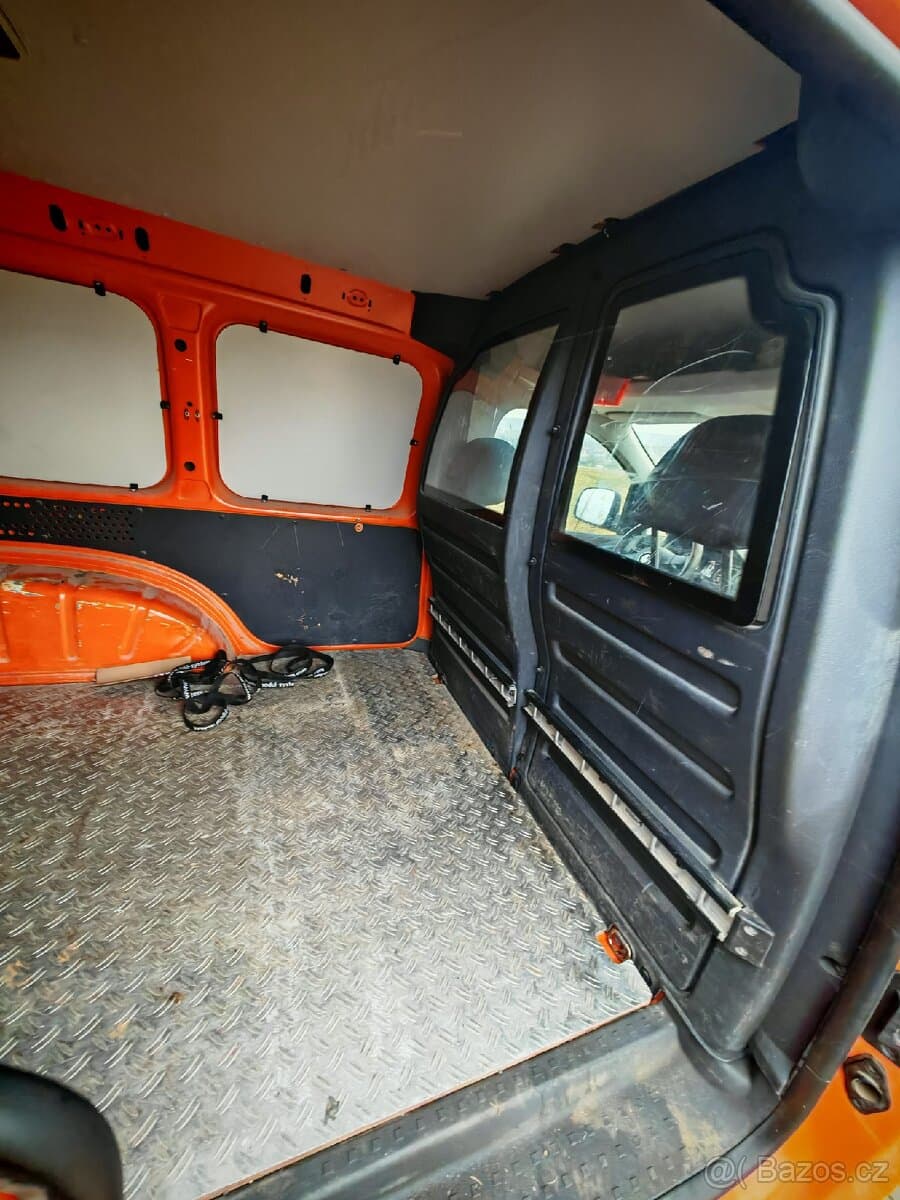 2011 Volkswagen CADDY - 8