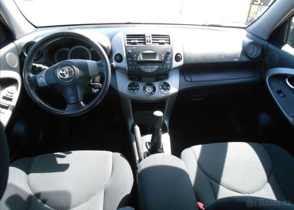 2007 Toyota RAV4 - 8