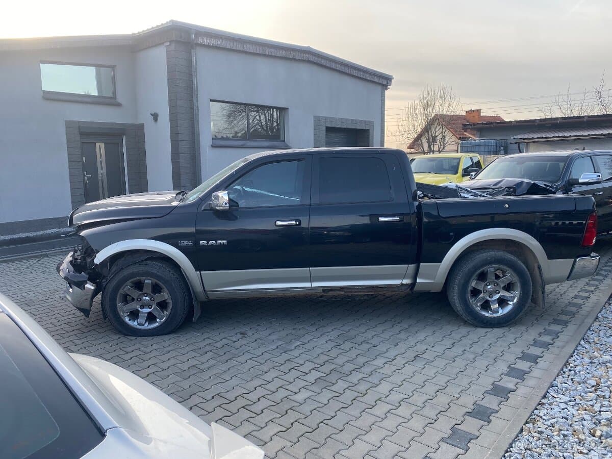 Dodge RAM - 8