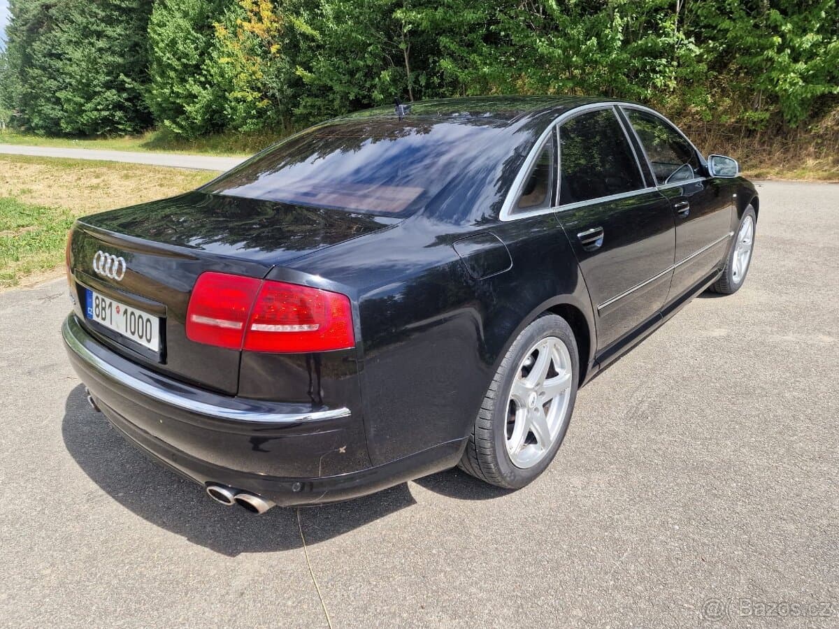 2006 Audi S8 - 8