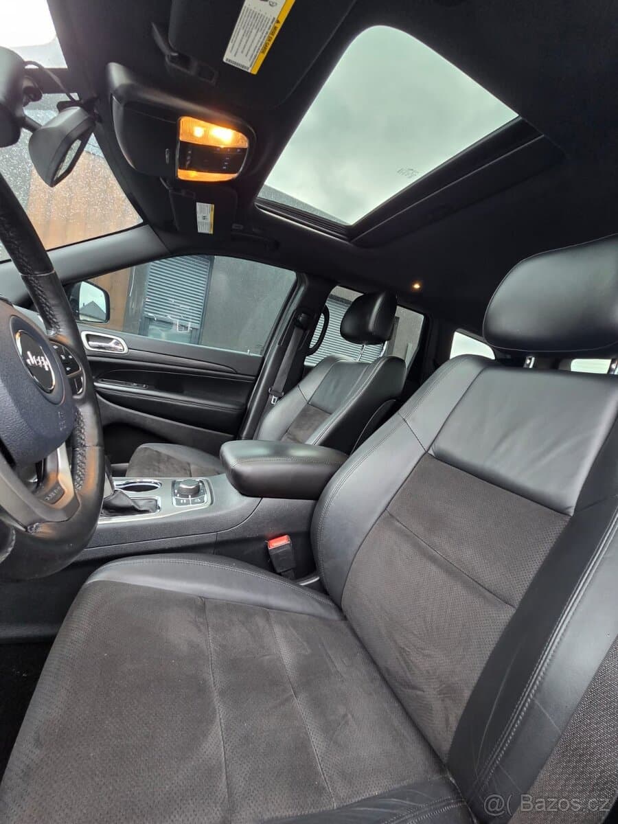 2020 Jeep CHEROKEE - 8