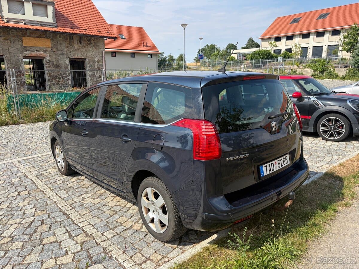 2012 Peugeot 5008 - 8