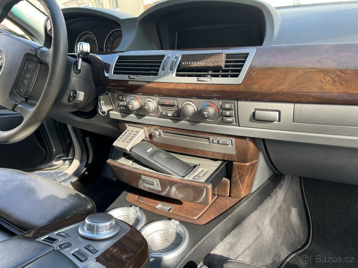2002 BMW X7 - 8