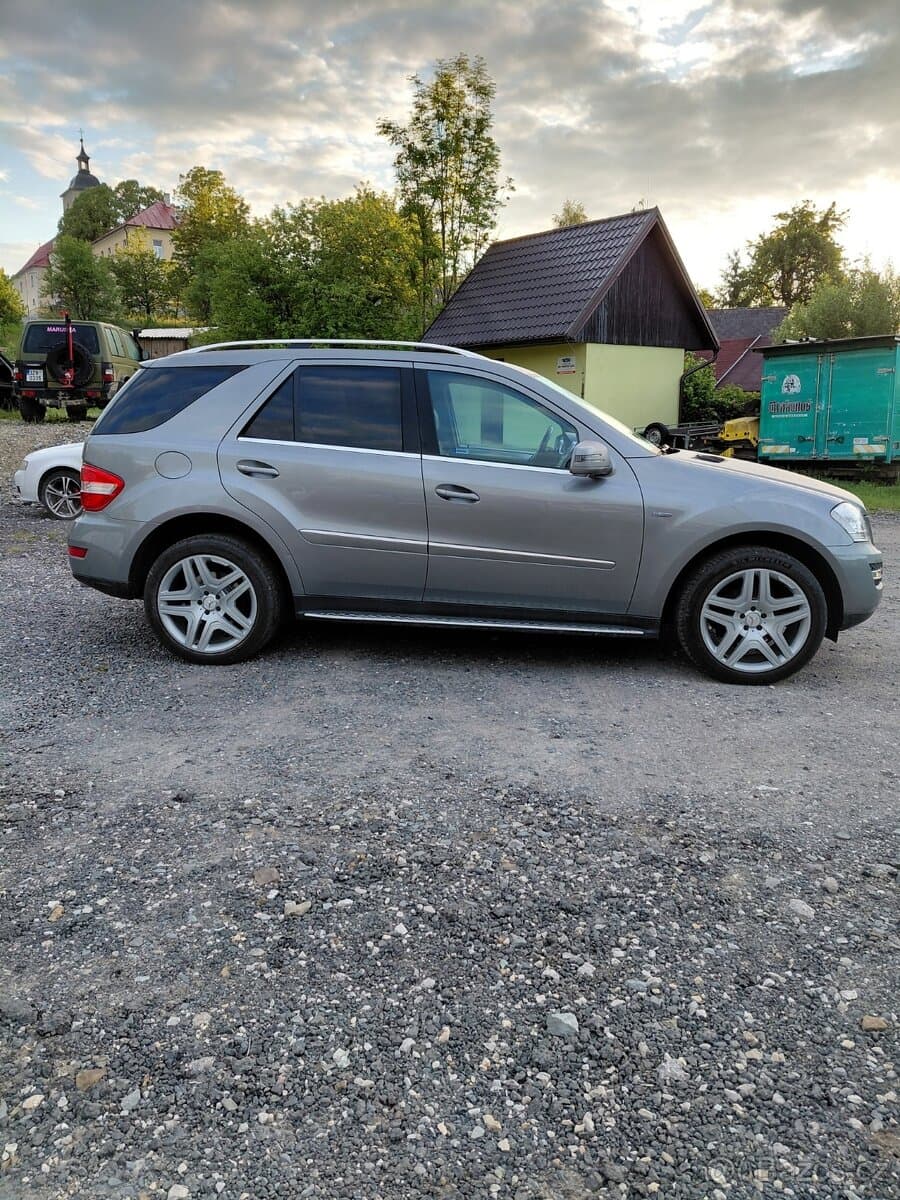 2011 Mercedes-Benz M-CLASS - 8
