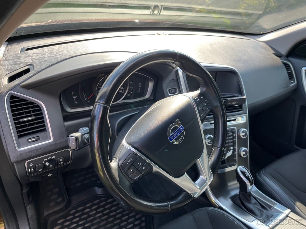 2015 Volvo XC60 - 8