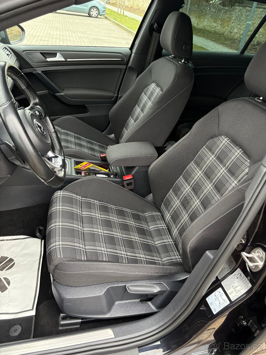 Volkswagen GOLF - 8