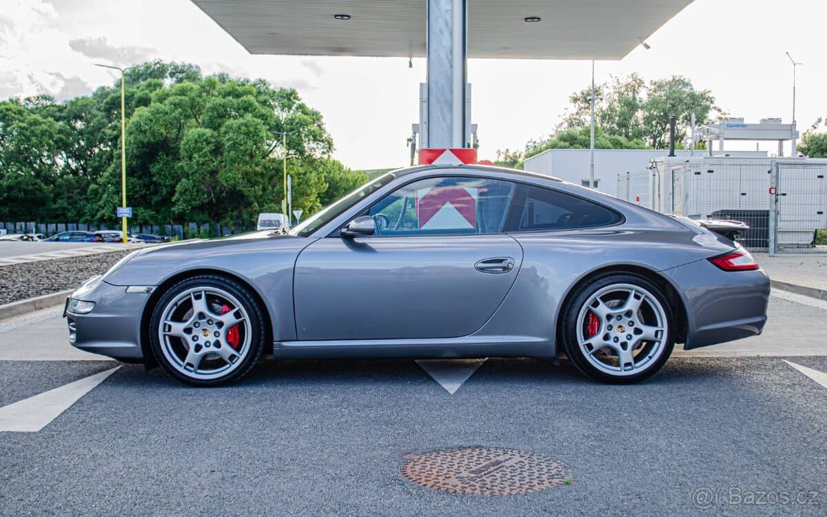 2005 Porsche 911 - 8