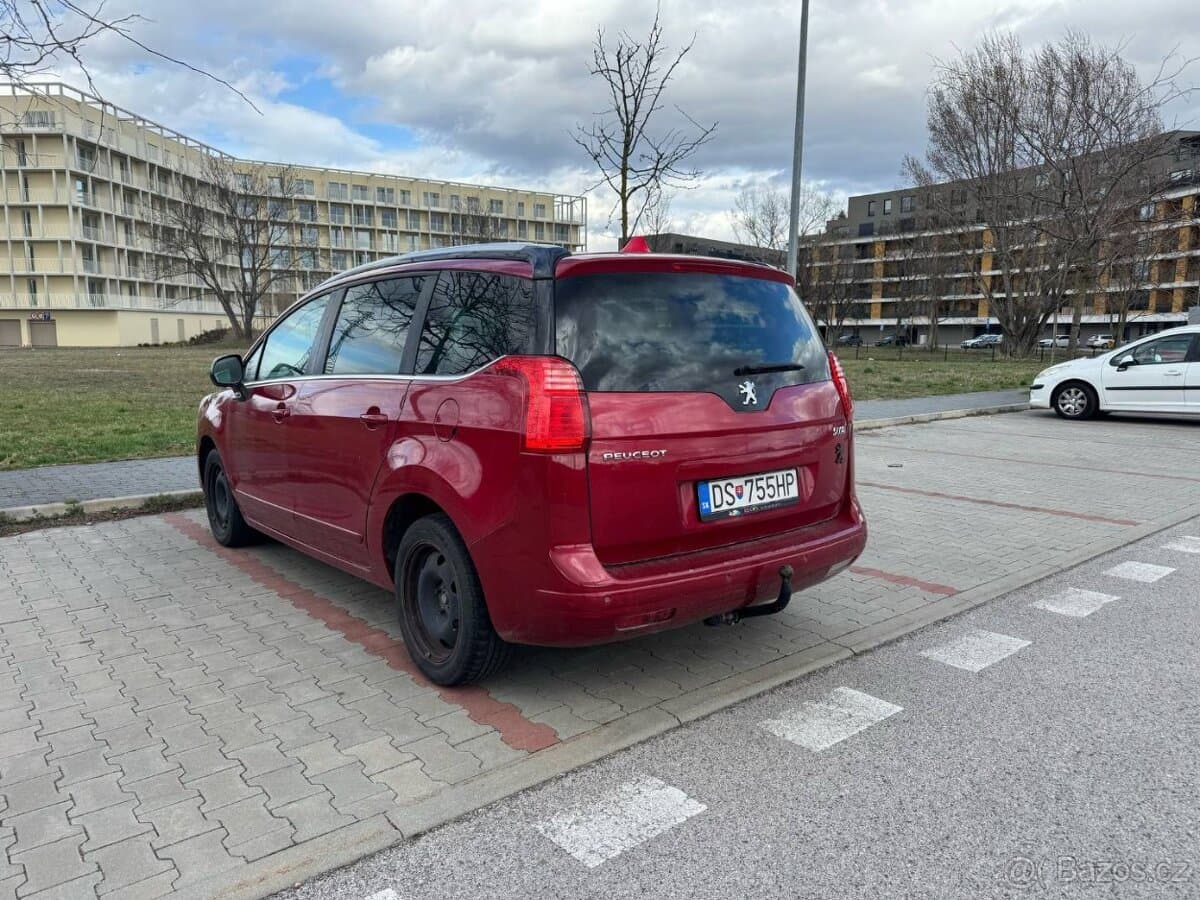 2012 Peugeot 5008 - 8